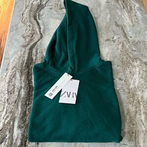 Zara • Women’s • Crop Sweatshirt • Size Medium